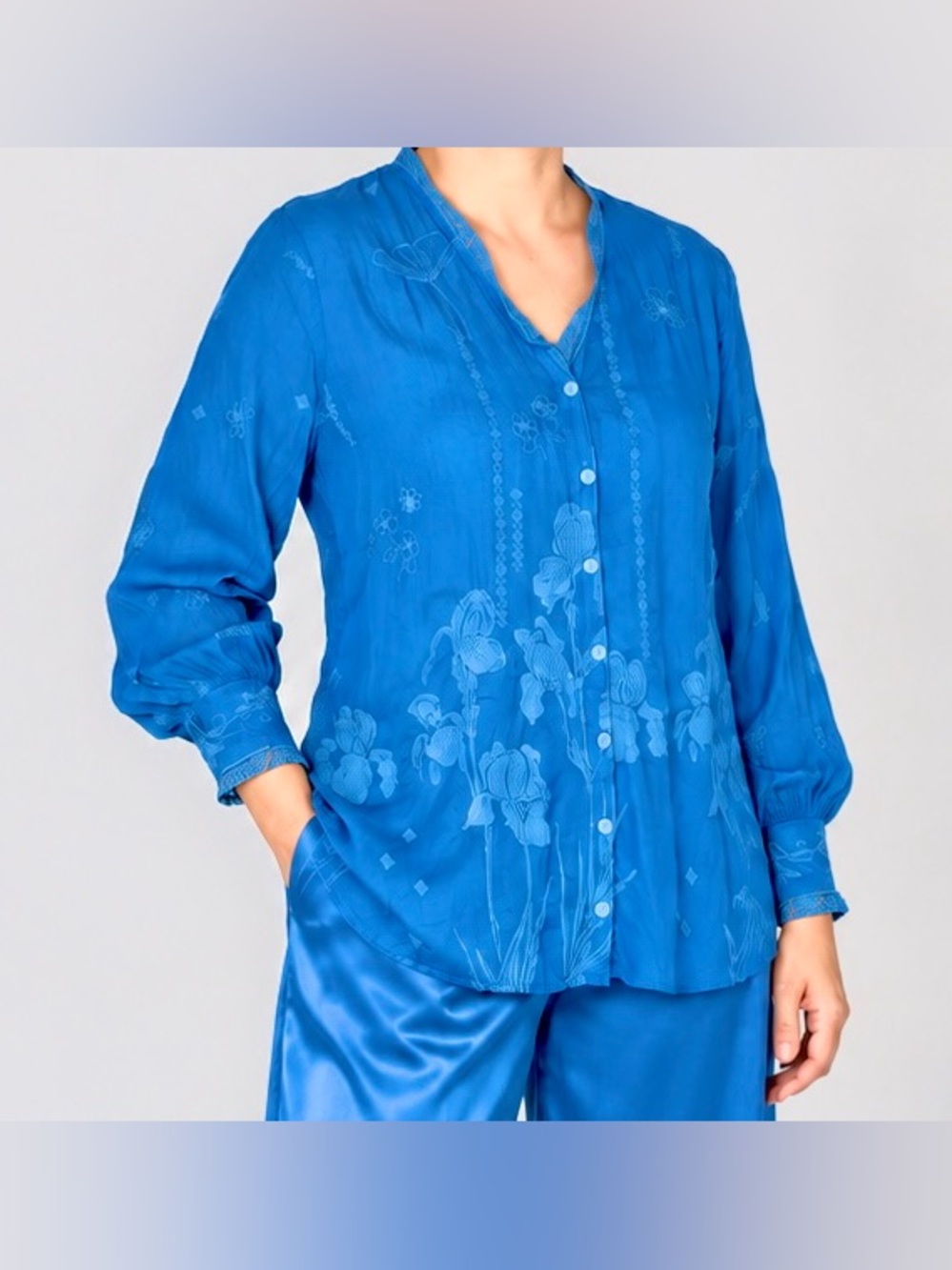 Johnny Was Lapis Lazuli Floral Embroidered Lace Trim V-Neck Button Blouse L